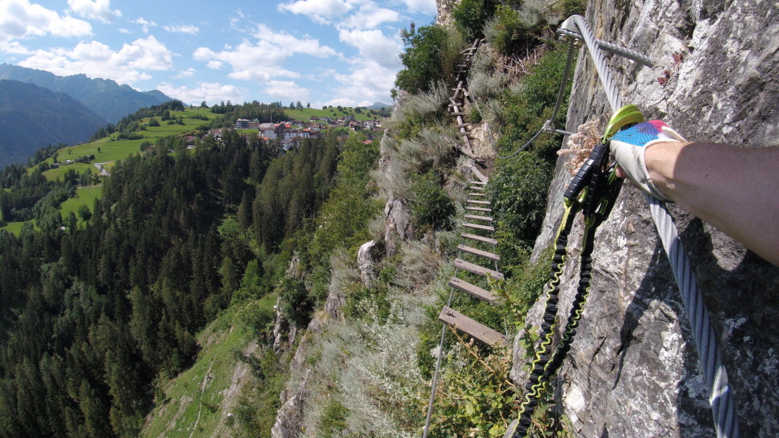 Jetzt geht es zur Brücke