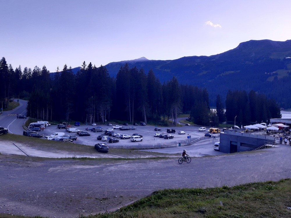 Der Parkplatz leerte sich während unserer Abfahrten stetig.