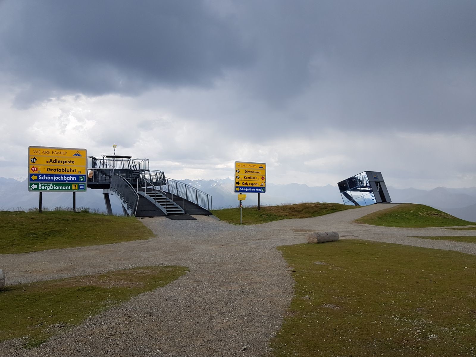 Oben war dann gähnende Leere. Generell war auch auf der Schöngampalm und an der Bahn selbst sehr wenig los.
