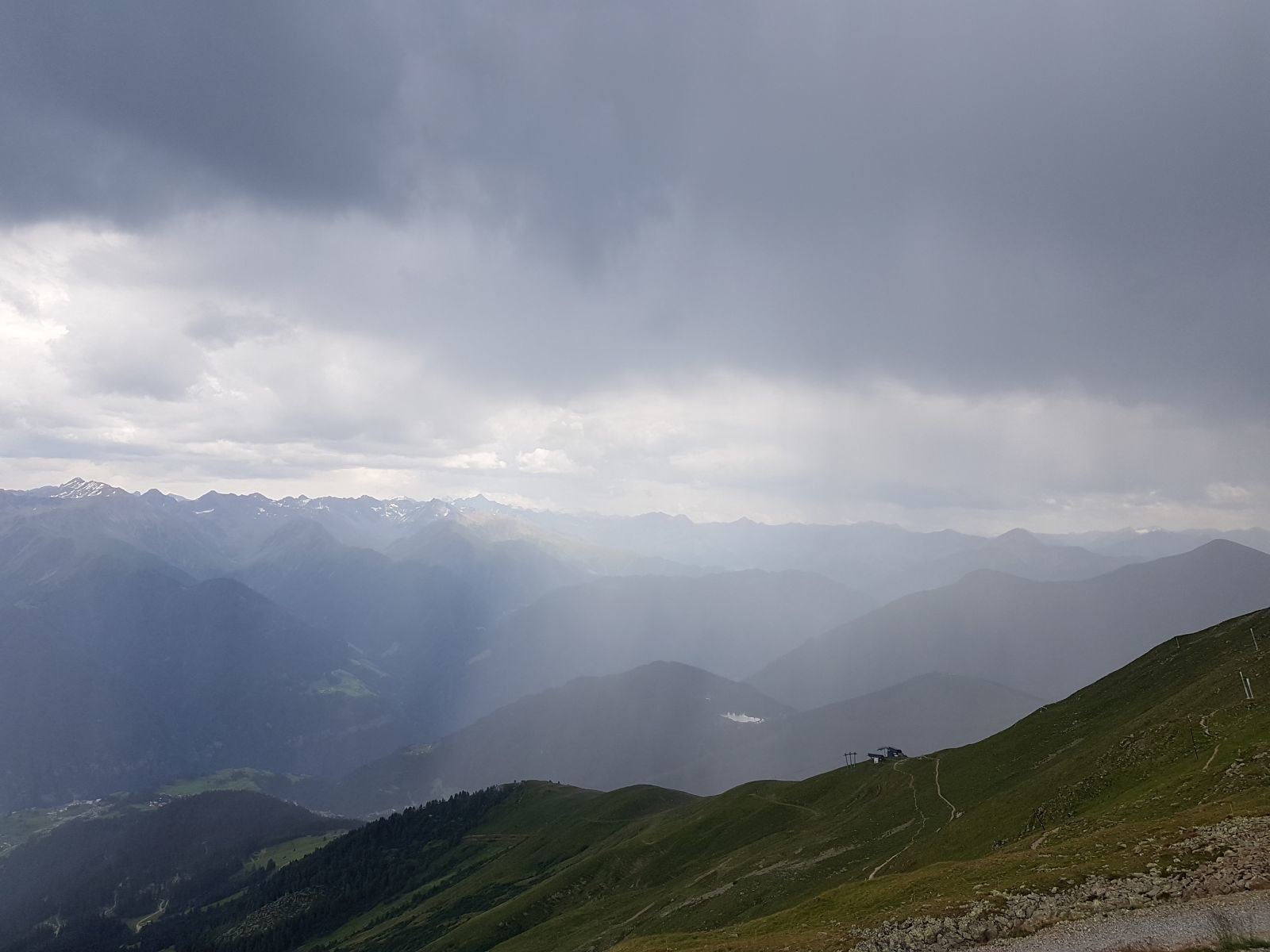 Der Högsee fällt auf.