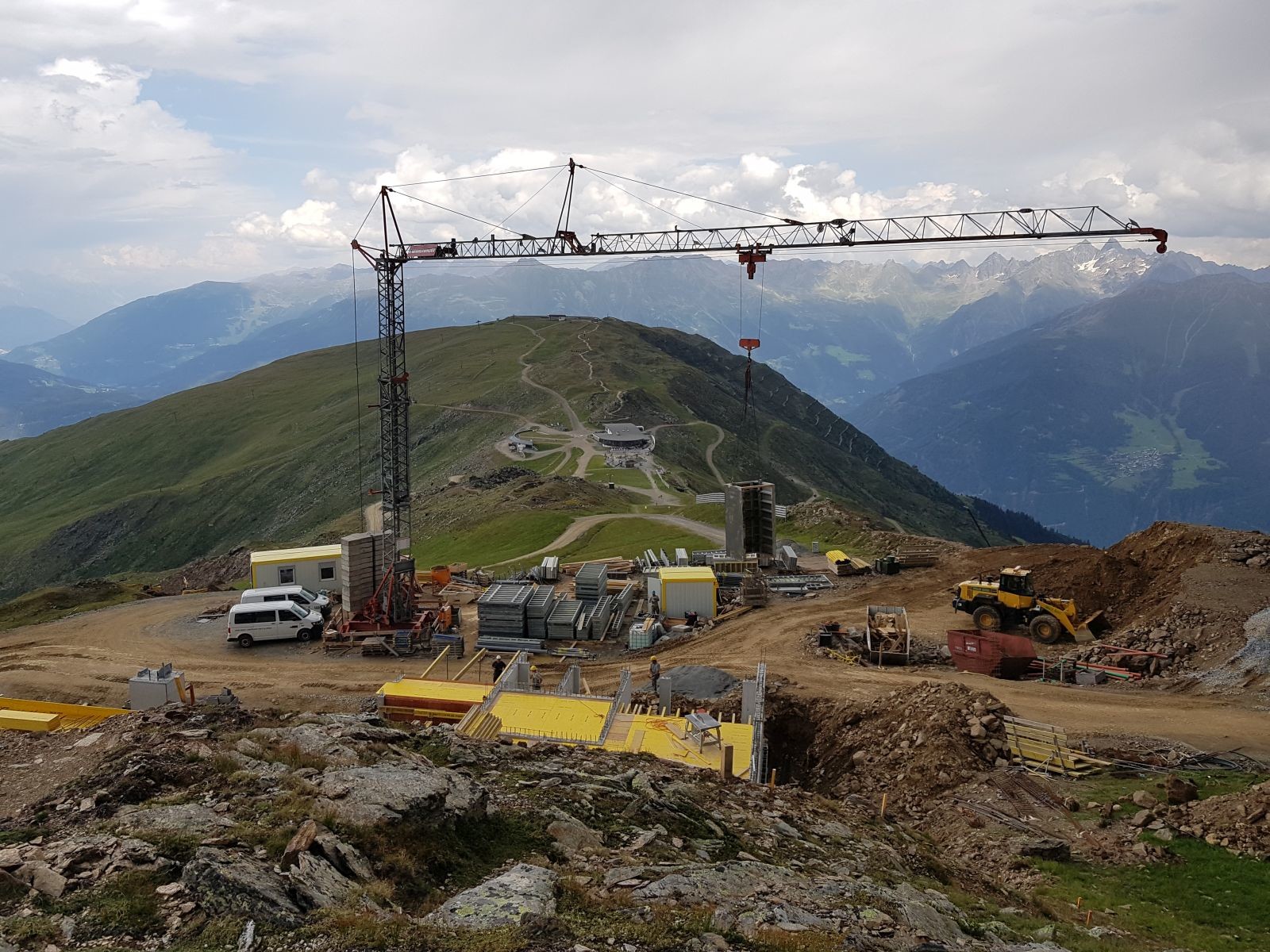 Soo weit ist man noch nicht. Aber zeitlich müsste es sich ausgehen