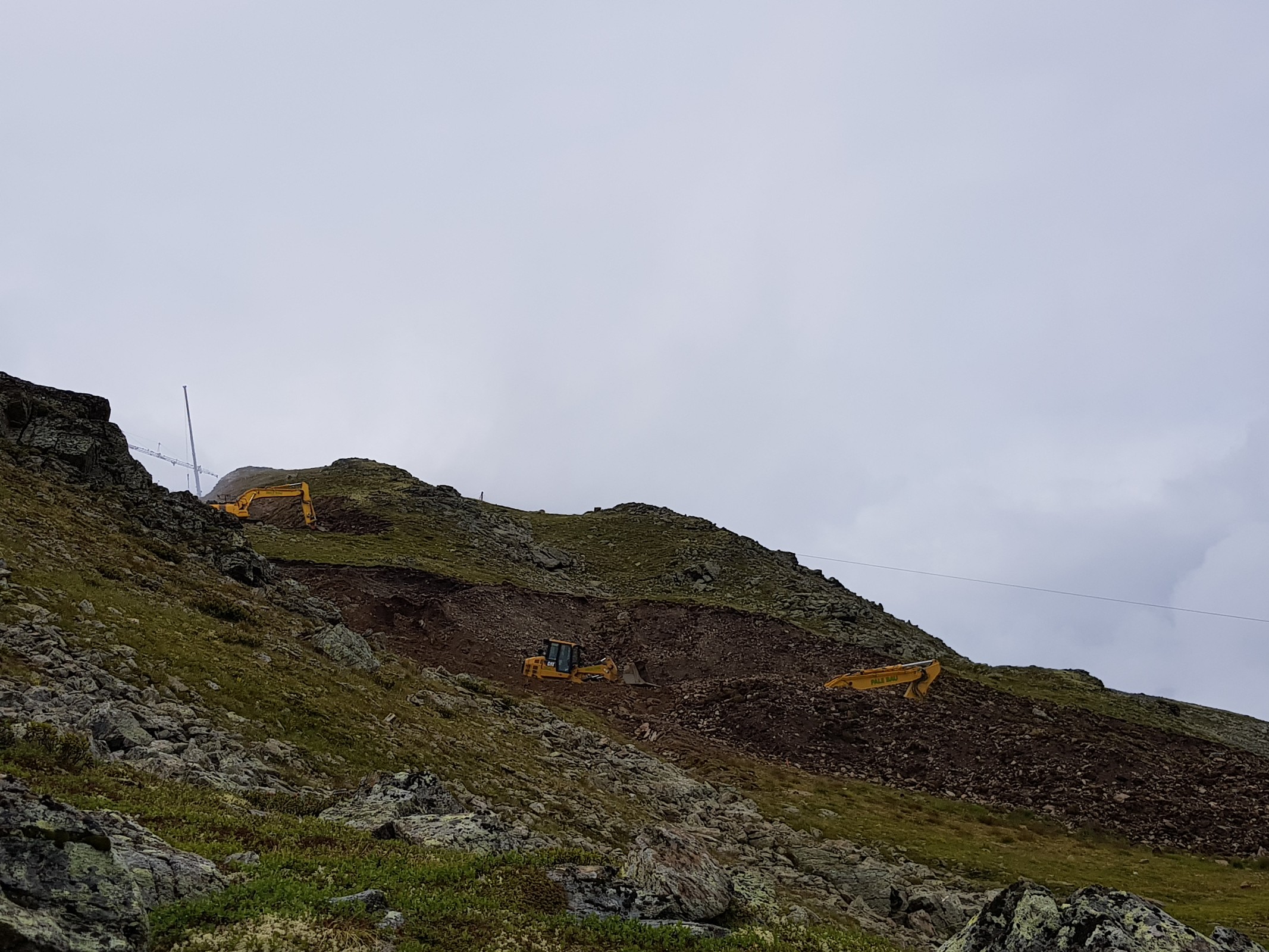 Erdarbeiten auf der Zwölfer-Sportiv?