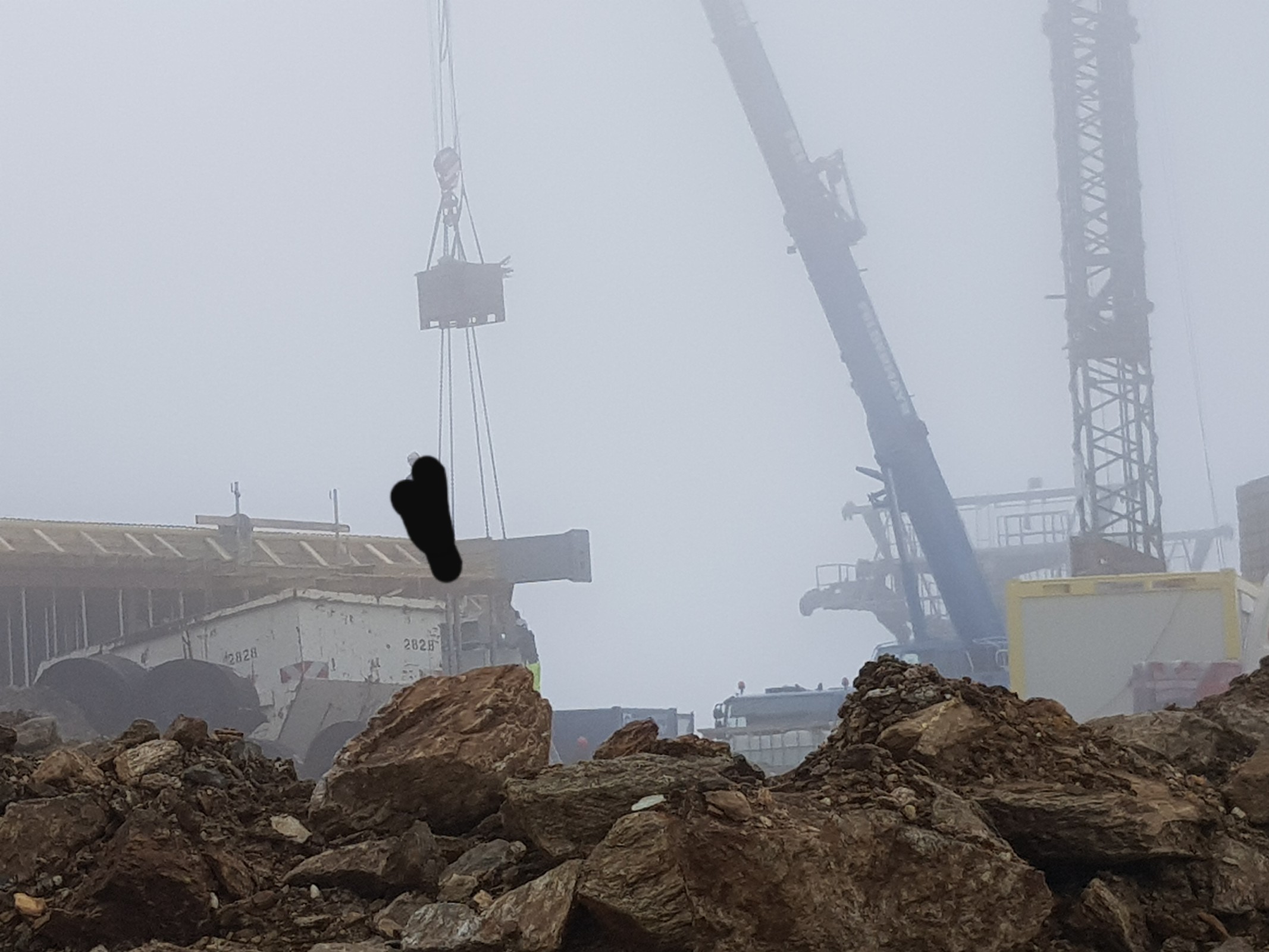 Erstes Teil wird auf den Betonsteher montiert