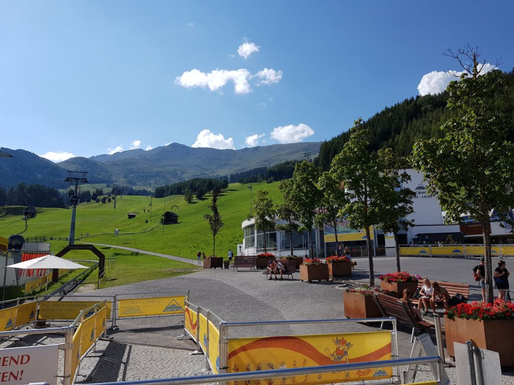 Der Talstationsbereich in Fiss ist sehr schön gestaltet, wie ich finde.
