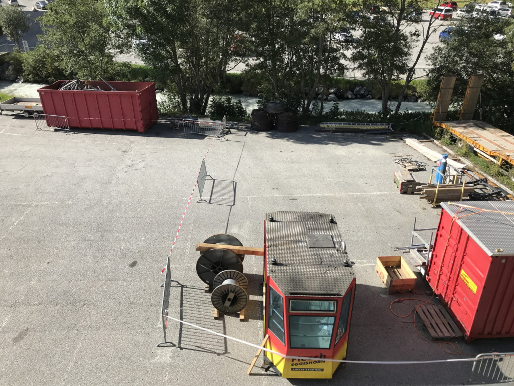 Abgestellte Kabine (vermutlich Kabine 1) an der Talstation