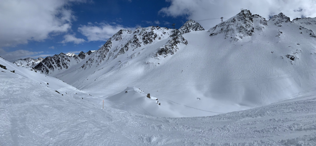 unten relativ flach gegen Luftseilbahn Tortin