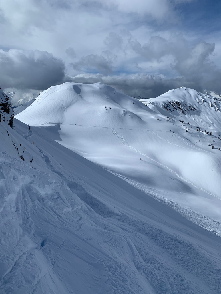 Links Coles des Mines Richtung Verbier, immer schön zu fahren abends in der Abendsonne