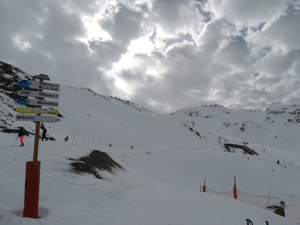 Interessant: Schlepperspur über eine Brücke beim gleichnamigen "Masse"
