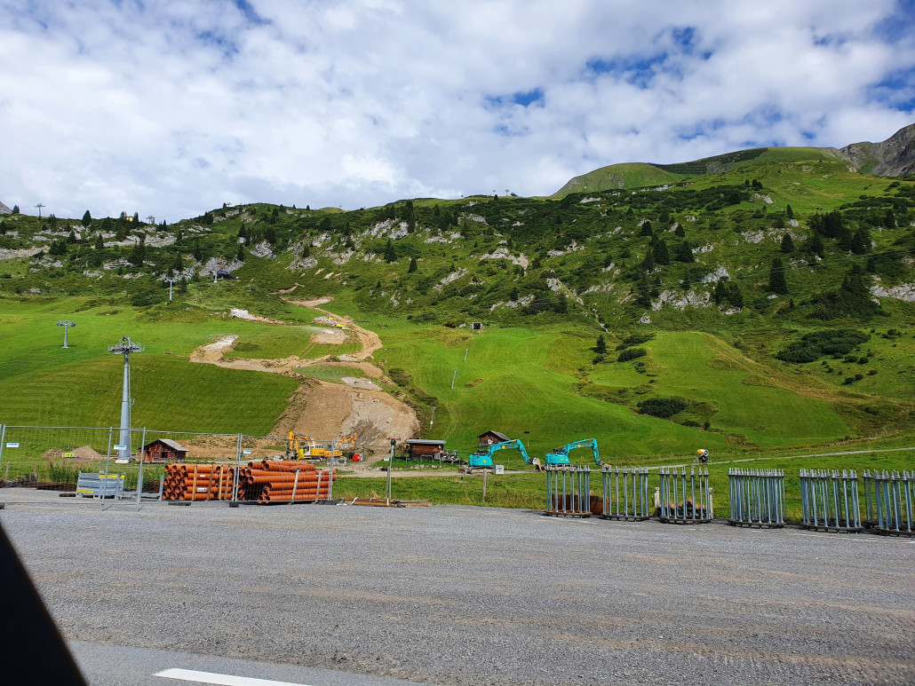 Zürs Beschneiung.jpg