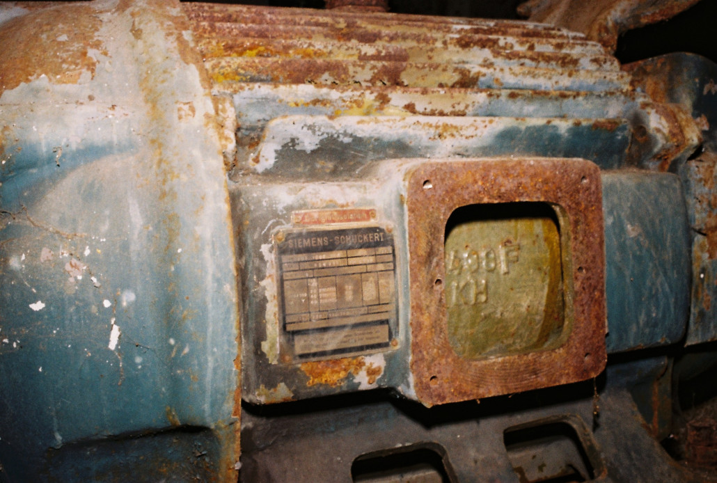 Das Typenschild des Motors...