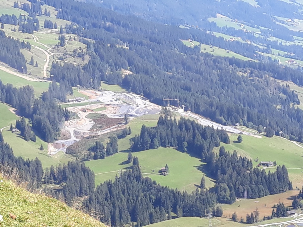 aus der Ferne sieht man gut, wo das Material verbaut wird