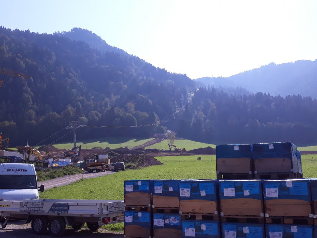 Erdbewegungen oberhalb der Station