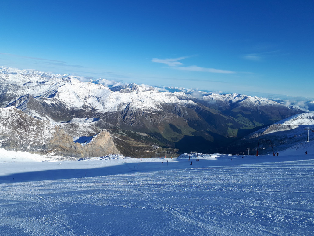 Perfekte Pisten am Schlepper