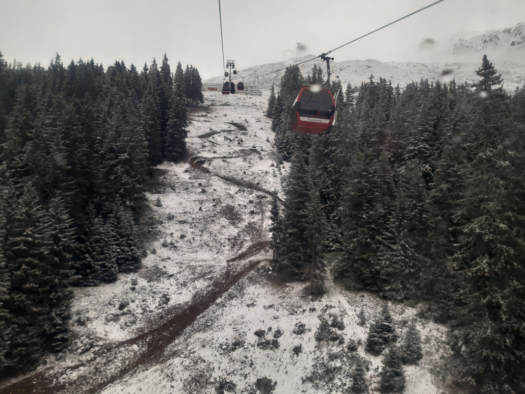 Auffahrt mit der EUB Scharmoin.