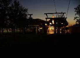 Bugabahn Antriebsstation nachts 02  08092005.jpg