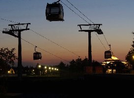 Bugabahn.Hauptantriebsstation nachts 01 08092005.jpg