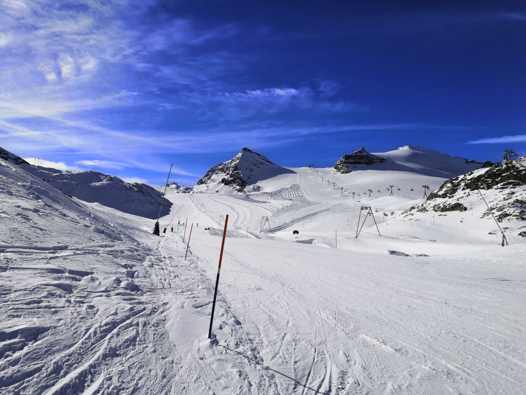 Von vollen Pisten kann selbst am volleren Samstag um 11:00 Uhr keine Rede sein.