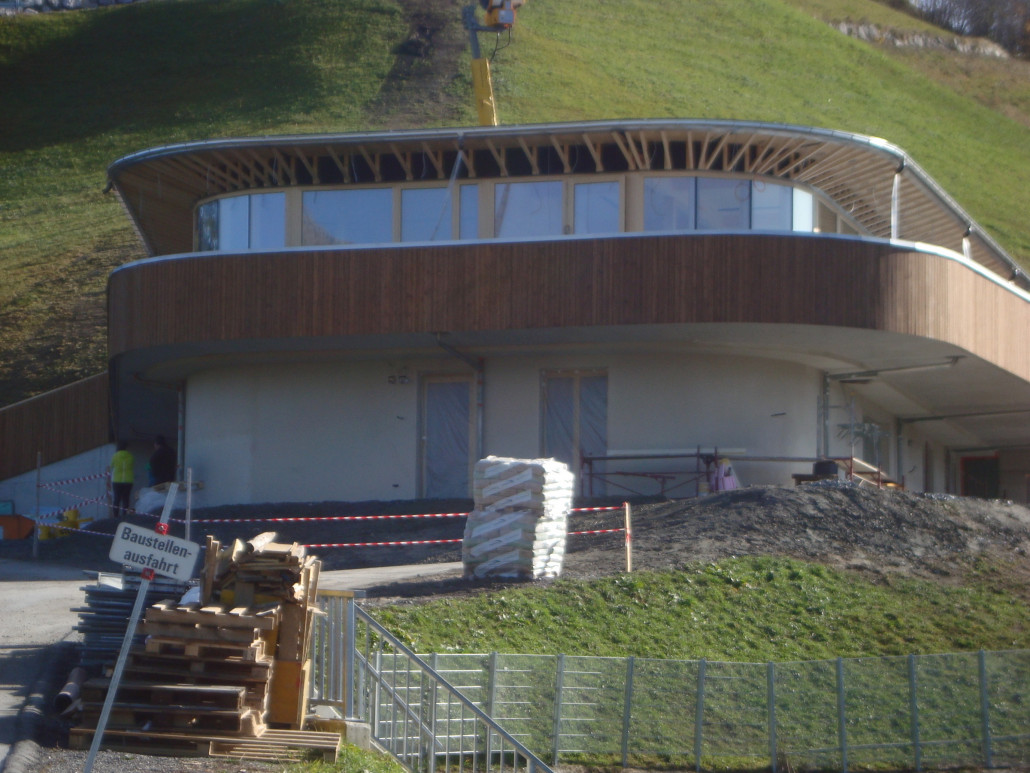 Treichlhof von unten, Straße