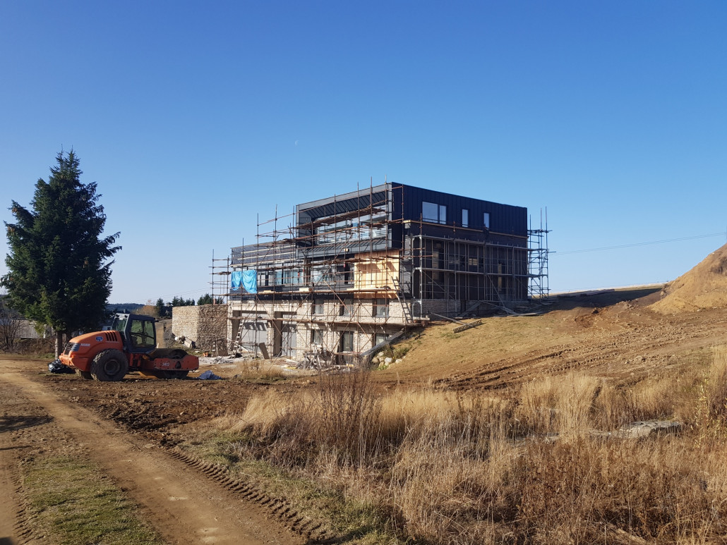 Mehrzweckgebäude im Skigebietsteil " Hranice "