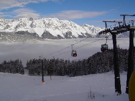 Strecke der 4EUB Gasselhöhe. im Hintergrund der Dachsteingletscher.