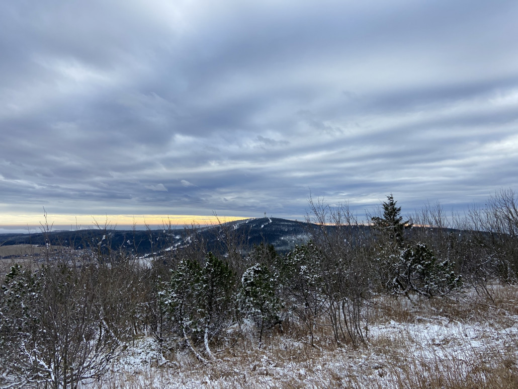 sehnsuchtsvoller Blick über die Grenze, da wäre schon was möglich wenn man die Aufnahmen in sozialen Medien sieht