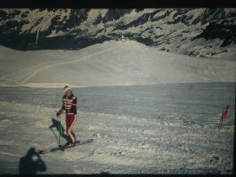 Abfahrt vom Kleinen Matterhorn, im Hintergrund Testa Grigia