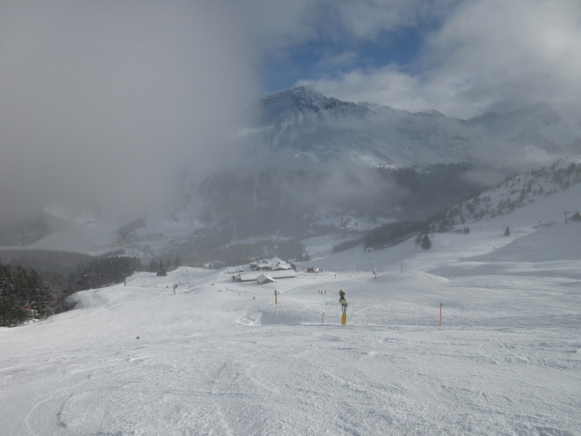 Piste "Täli", links daneben der 4-CLD-B Täli, rechts im Hintergrund der 6-CLD-B Stätzerhorn