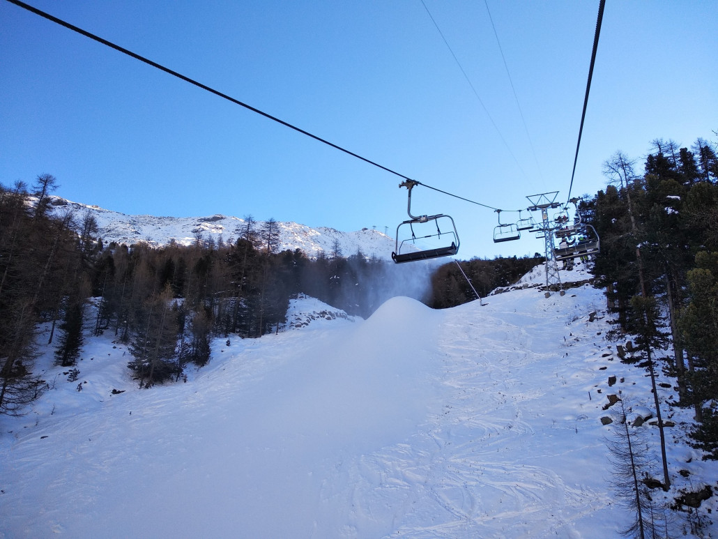 Piste Obere National mit vielen Haufen...