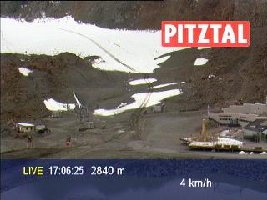 Außer dem Kunstschnee der 2 Nächte zuvor erzeugt wurde ist vom Neuschnee keine Spur...