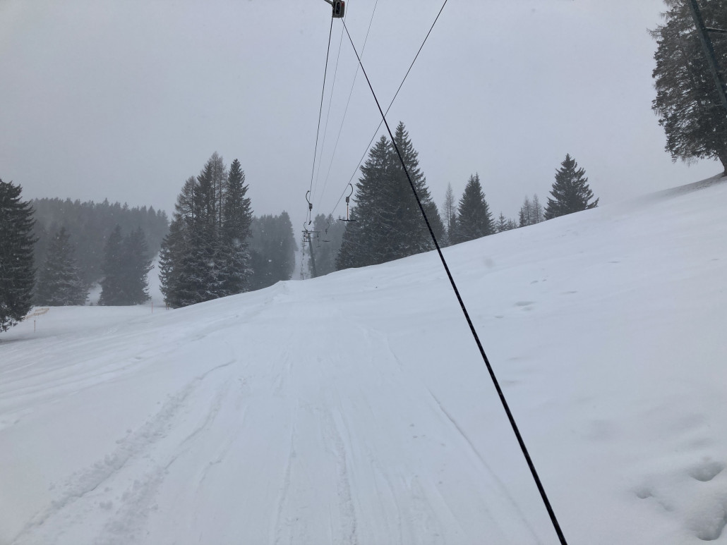 Trasse. Im oberen Teil ist der Lift ganz steil