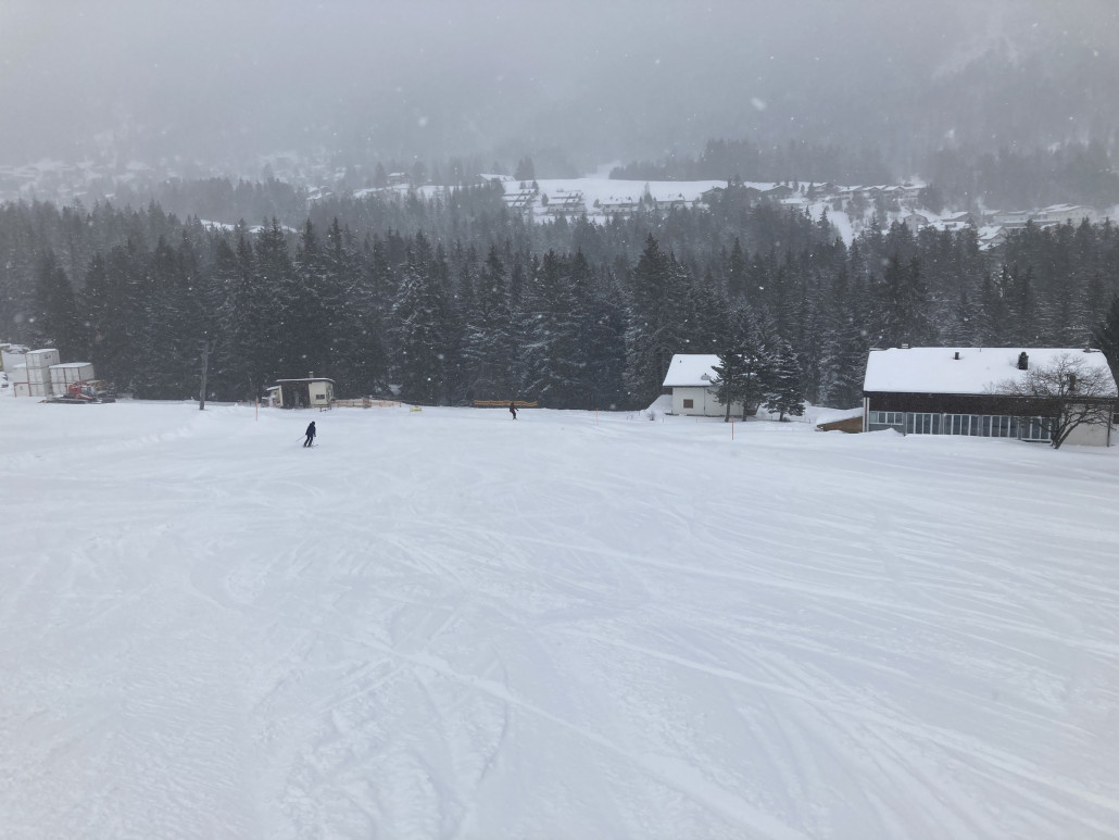 Vor der Talstation kommen beide Abfahrten zusammen.