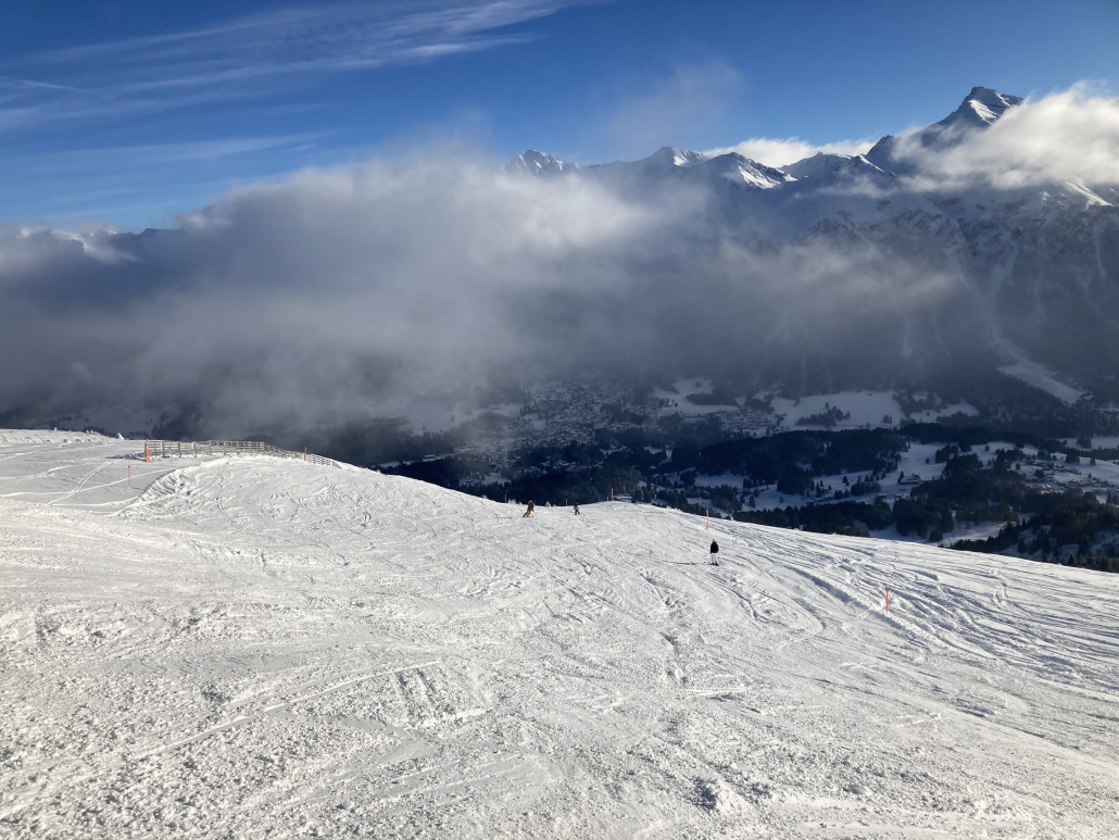 40. Sehr wenig los, noch immer braune und steinige Stellen.