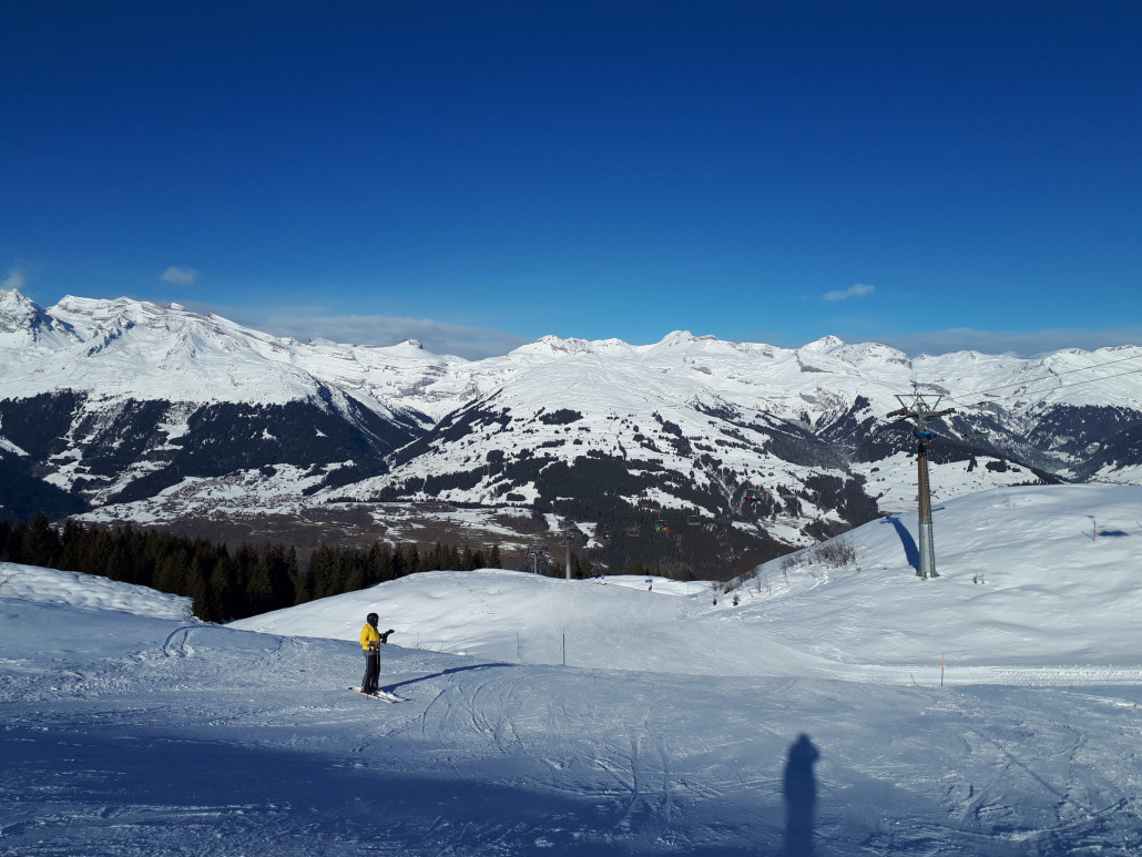 Auf der Nordseite ist nur sehr ausgewählt Sonne vorhanden und es ist eisig