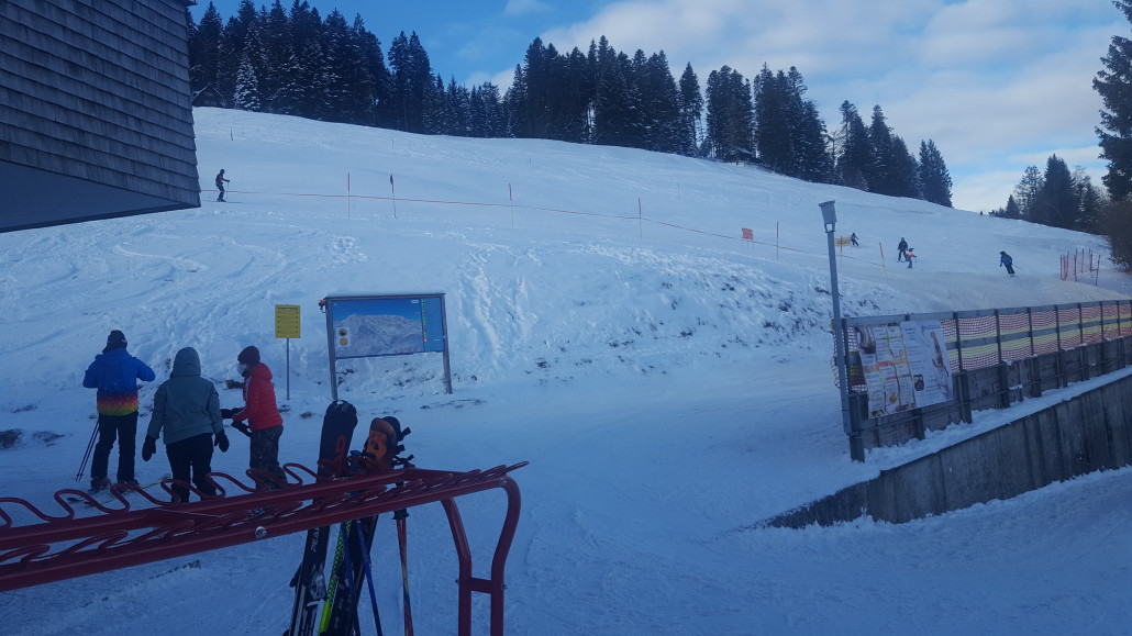 Rechts im Hintergrund die einzige wirklich kritische stelle.. man erkennt es eh schon am braunen schnee