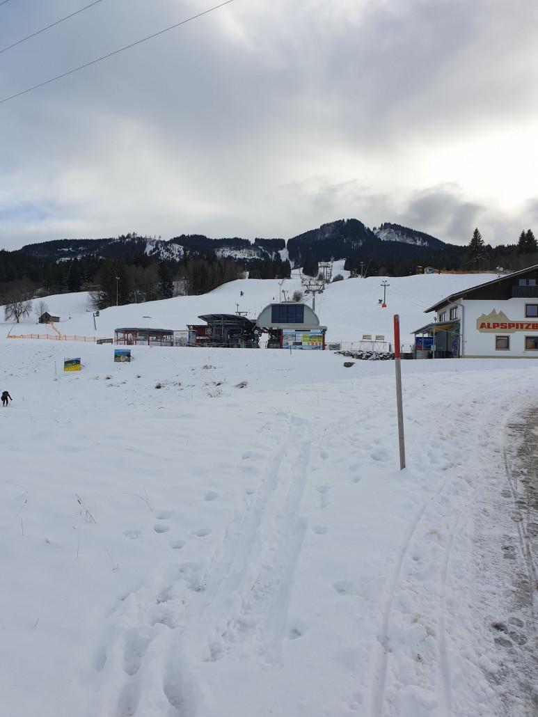 Schneekanonen warten auf ihren Einsatz