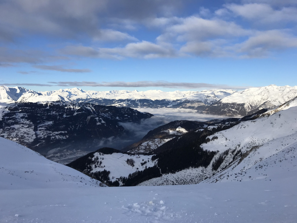 Flims bereits am Morgen im Nebel. Churwalden am Nachmittag dann auch.