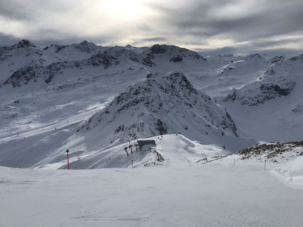 Weisshorn West ist im oberen Teil sehr gut, ab Carmenna-Bergstation dann nachmittags leider auch eine Eisbahn. Gemäss schafruegg war sie am frühen Morgen sehr gut. Es hat einfach zu viele Rutscher.