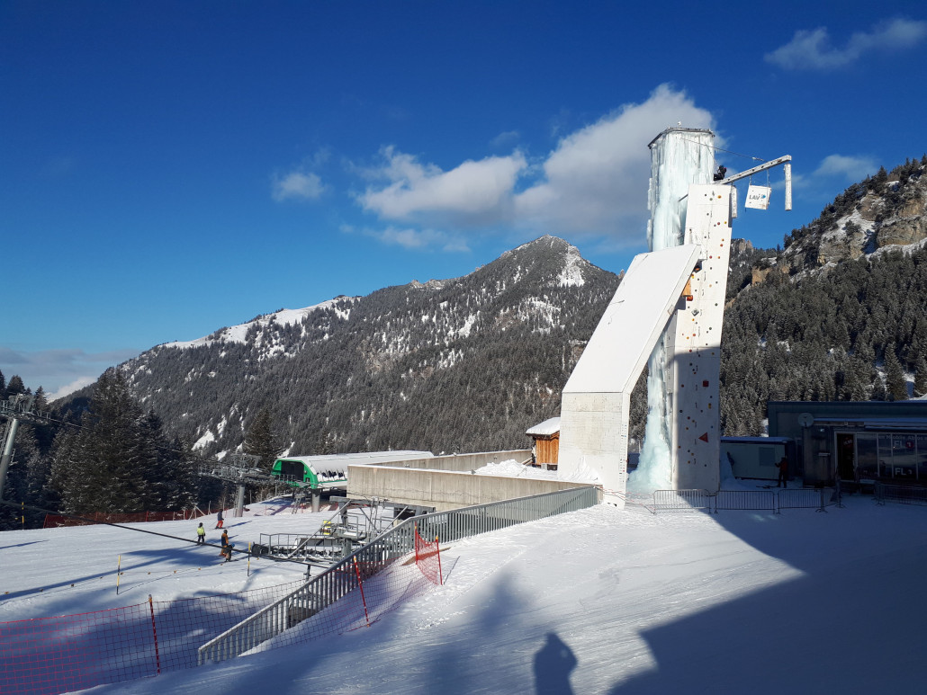 Vorher ist auch jemand den Eis Turm hoch geklettert