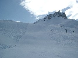 Nochmal die Piste Becs-de-Bosson (13a). Rechts de SCHL Becs-de-Besson.