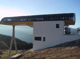 Bergstation Seitenansicht.JPG