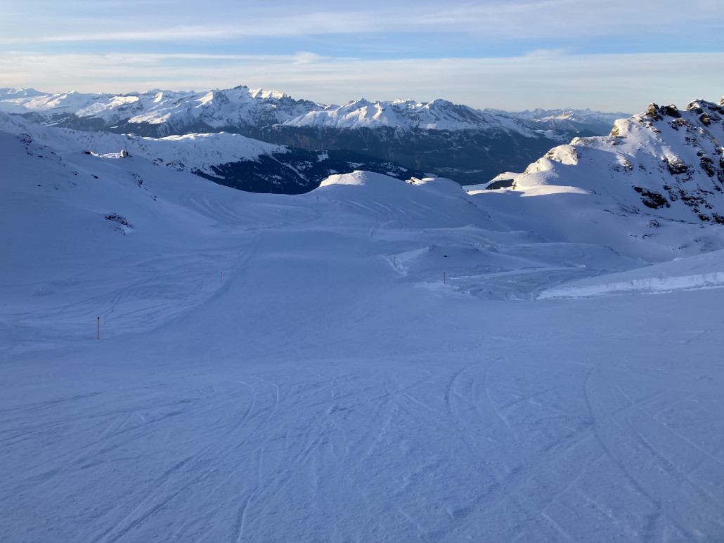 21. Auch abends noch gut beisammen und sehr guter Schnee. Wegen der Kälte (?) aber langsam. In der Galerie hatte ich keine Chance, einigermassen weit zu kommen.