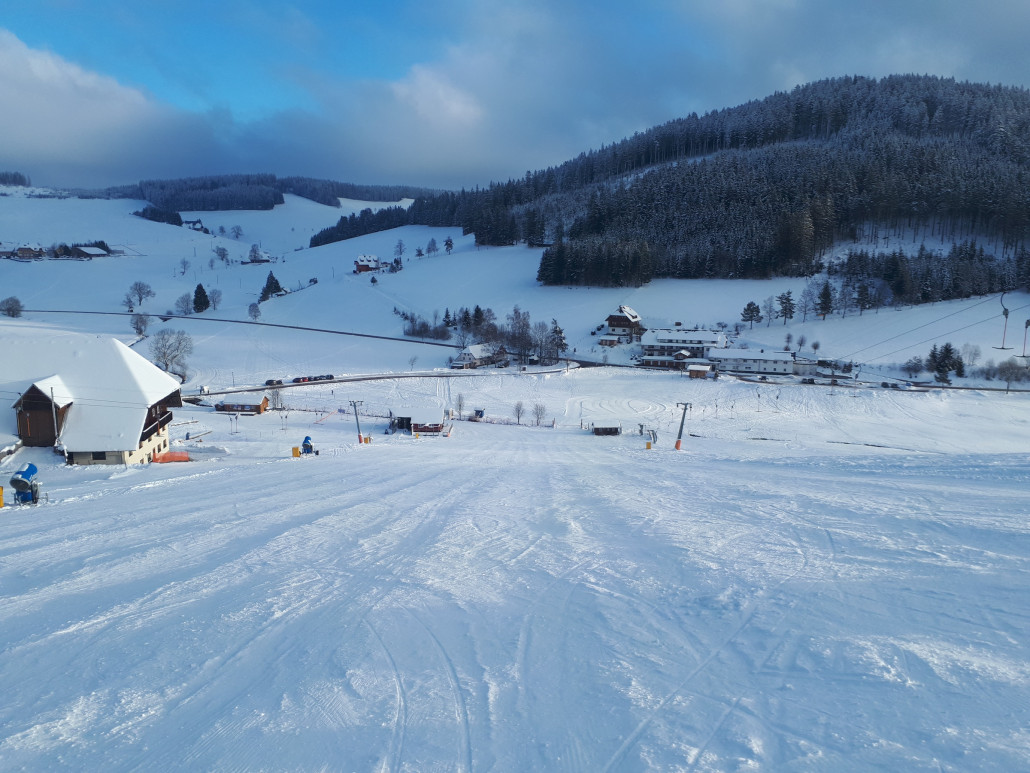 Immer gewünscht, jetzt Realität: den Skilift für sich alleine. Auch wenn man es insgesamt dann doch lieber anders hätte.