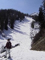 Piste de Lona (16b). Ab diesem Standpunkt verläuft ein kurzer Skiweg zur Talabfahrt (1).