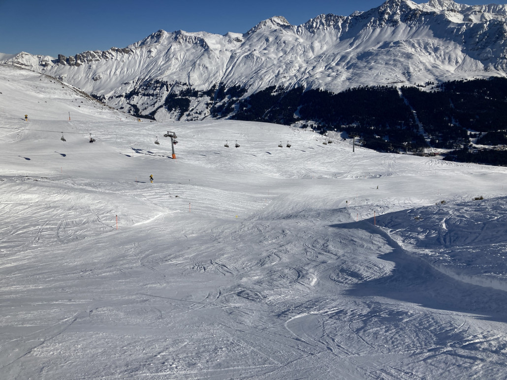 Schwarze am Lavoz. Nach dem Mittag mit leichter Buckelbildung. Generell hatte es gestern und heute sehr wenige Buckel.
