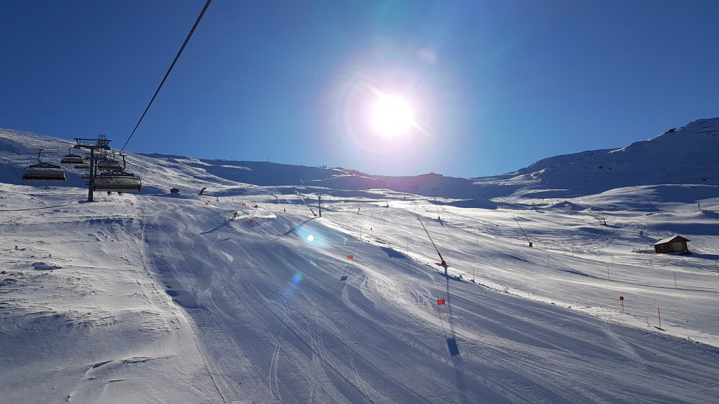 Mehr Sonne als vermutet in der Schöngampbahn. Von den zahlreichen Varianten sind nur wenige geöffnet.