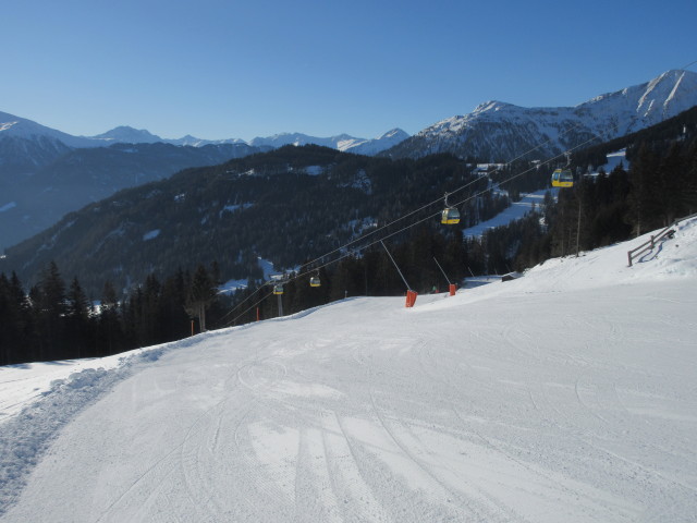 Sattel-Süd-Serfaus, darüber die 8-MGD Sunliner