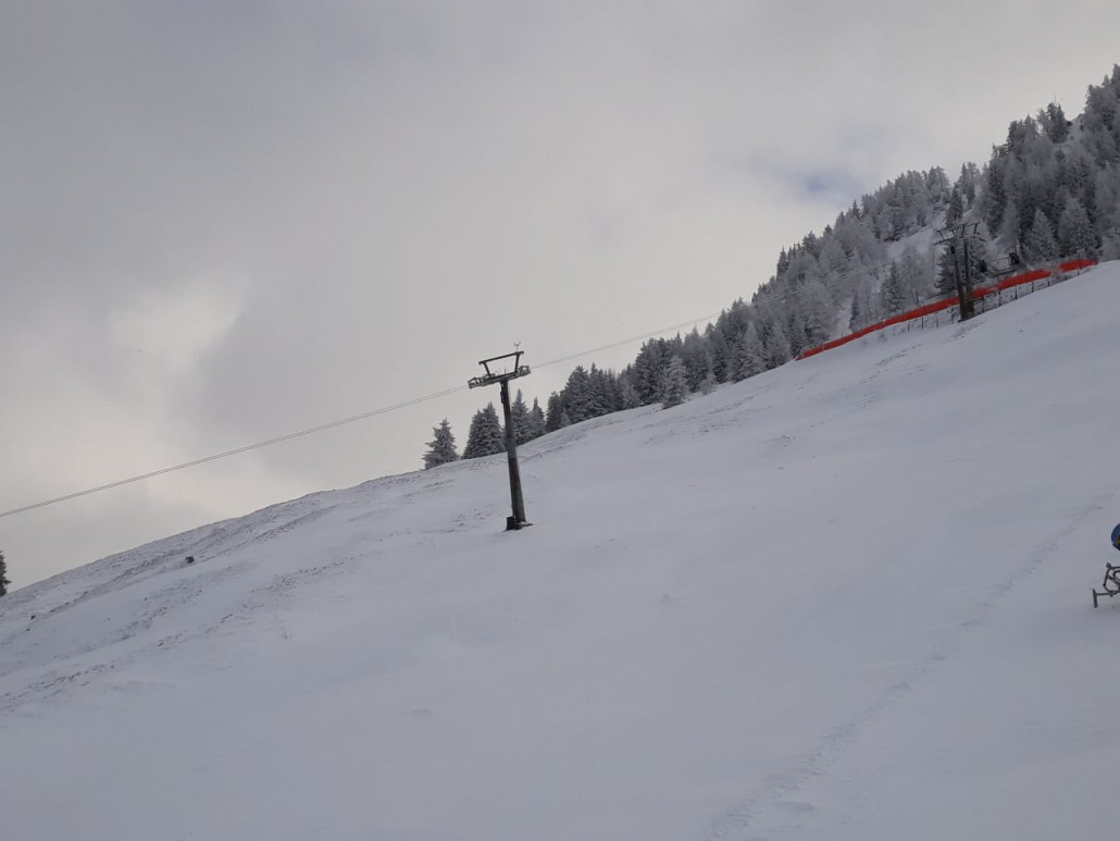 zu erst noch bedeckt: hier (äußere Keat) hat es viel Schnee verweht