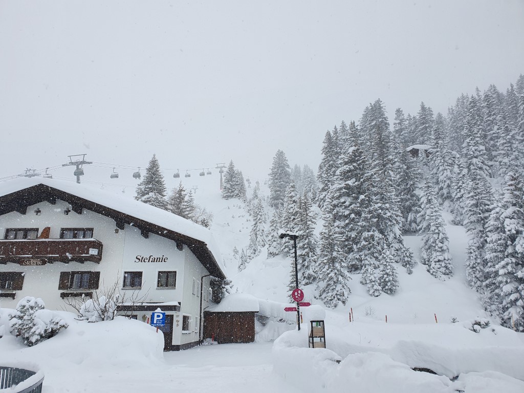 Schneebombe_Mitte_Jan21 (12).jpg