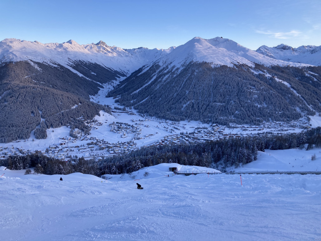 Talabfahrt Davos. Der Blick in die Seitentäler Davos‘ gefällt mir.