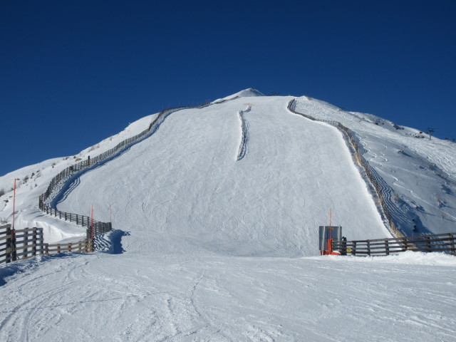 Panoramaabfahrt, rechts die Abzweigung zum Unterer Steilhang Speiereck, rechts im Hintergrund der 4-CLD-B Gipfel